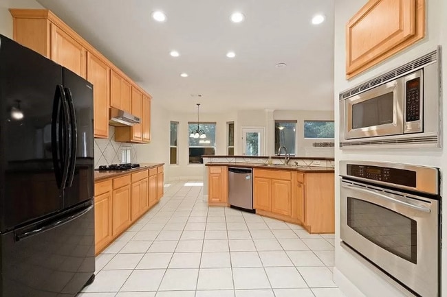 Building Photo - 2611 Corabella Pl