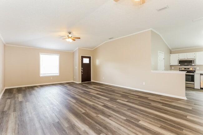 Building Photo - 3030 Caroline Crest Dr E