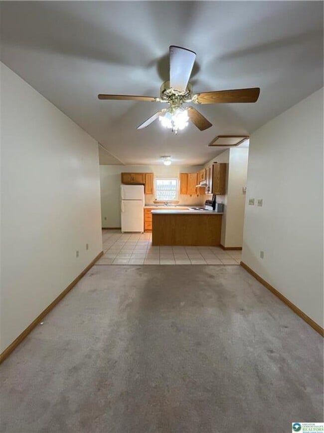 Building Photo - 11 S Main St