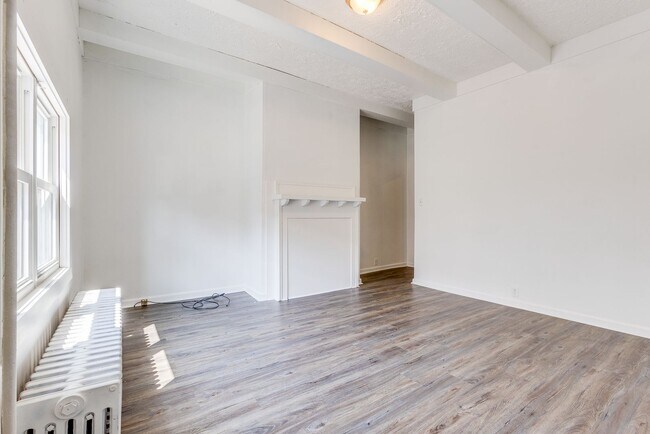 Building Photo - AVAILABLE AUGUST 2024 - Beautiful renovate...