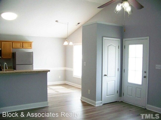 Building Photo - 3 br, 2 bath House - 118 Gold Court