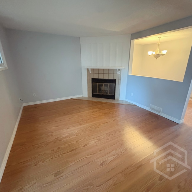 Building Photo - 3-Bedroom Townhouse in Woodstock!!