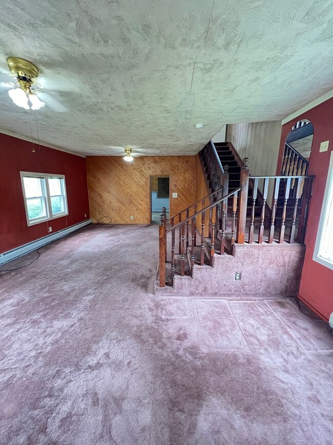 Building Photo - Large 3 Bedroom, 2 Bathroom Home in Billin...