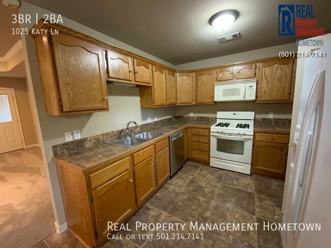 Building Photo - Beautiful 3-Bed 2-Bath Home