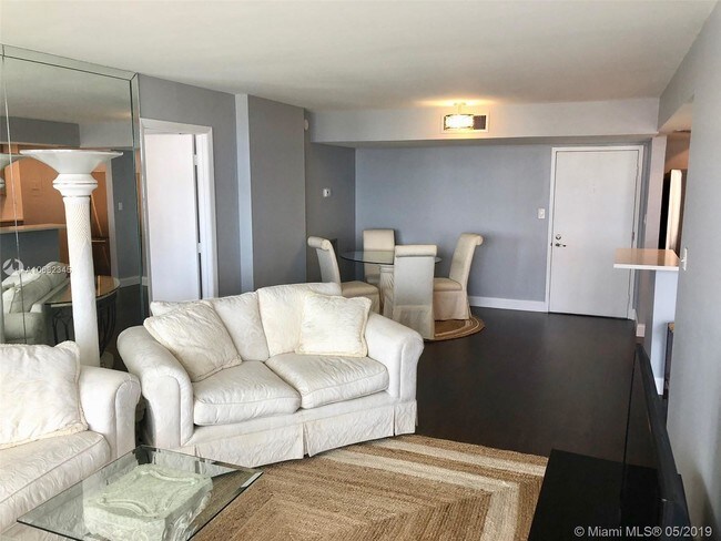 Foto del edificio - 525 N Ocean Blvd