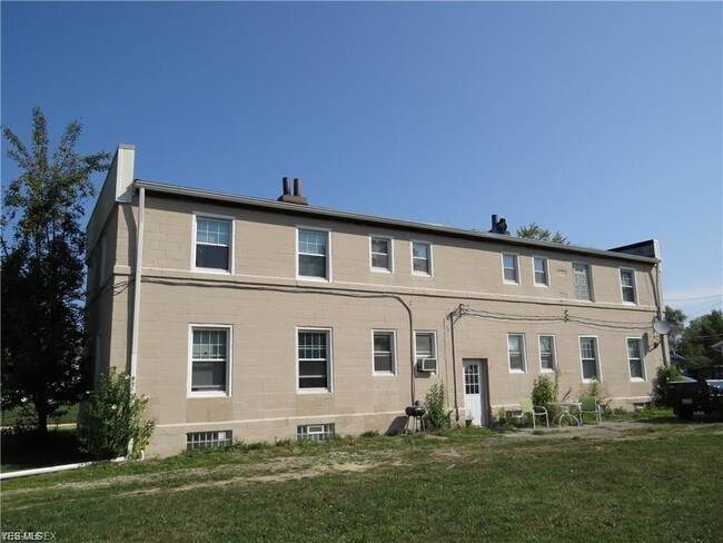 Building Photo - 600 Joughin St