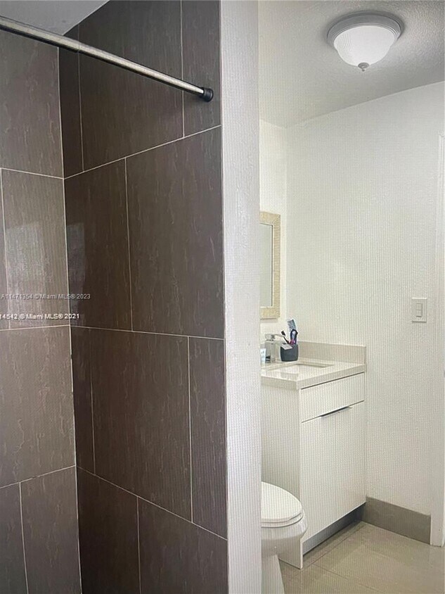 Foto del edificio - 744 NW 80th St