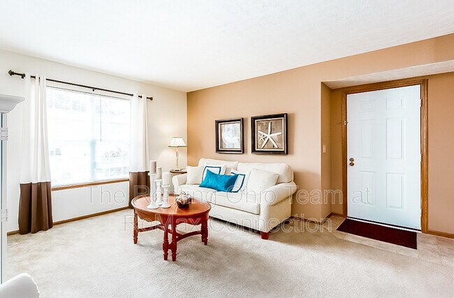 Foto del edificio - 3325 Bear Pointe Cir