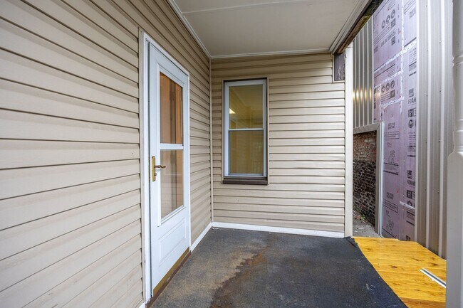 Foto del edificio - Comfort Meets Style: 3-Bedroom Home with Spacious Backyard in Pittsburgh