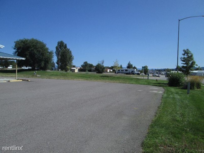 Building Photo - 1 br, 1 bath Apartment - 2535 Hwy 93 south