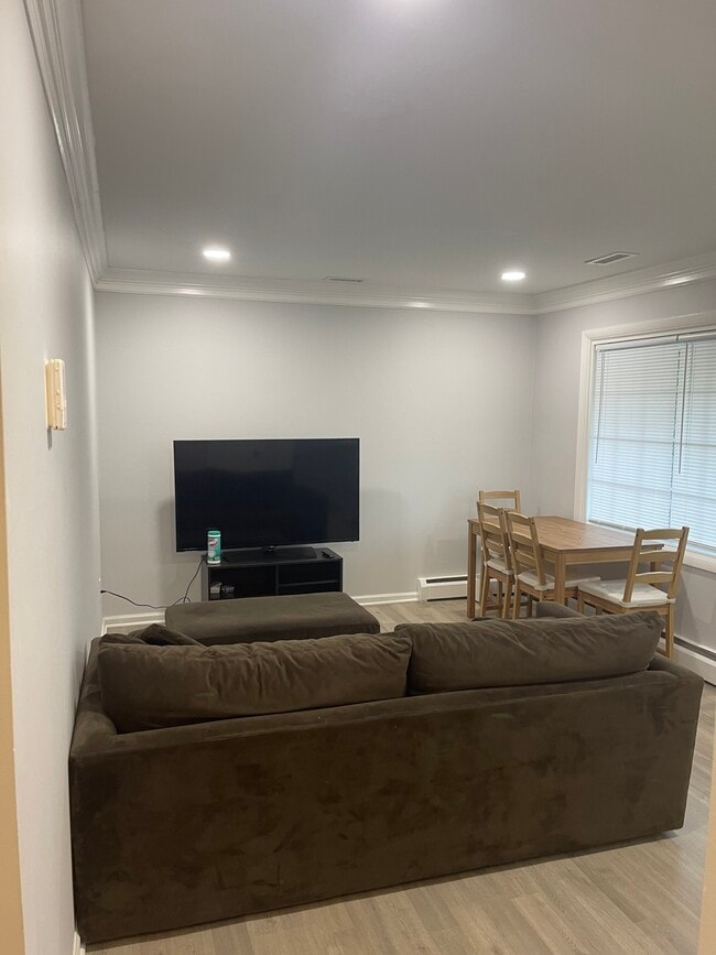 Foto del edificio - 3589 Forestdale Ave