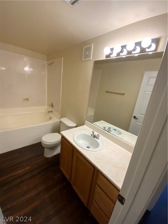 Building Photo - 5855 Valley Dr