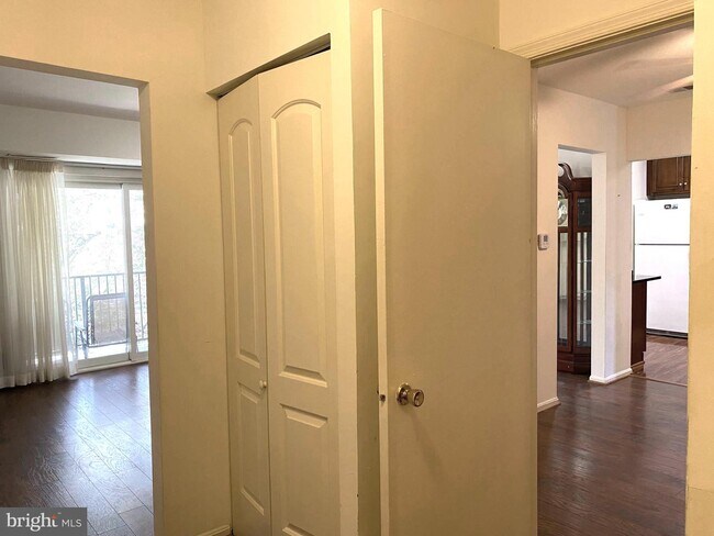 Foto del edificio - 860 College Pkwy