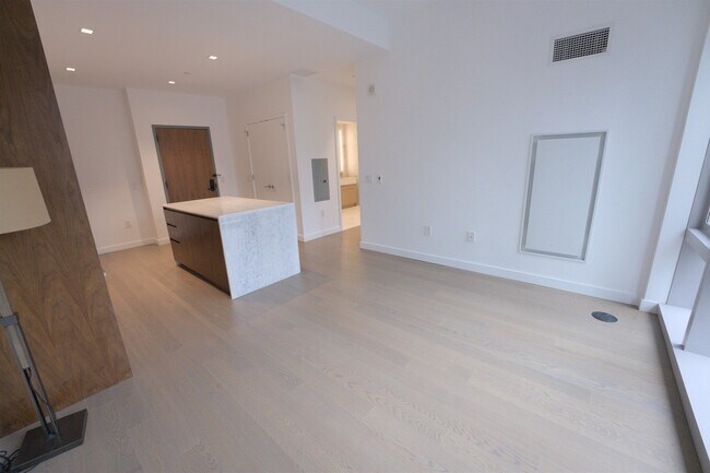 Foto del edificio - 75 Park Ln S