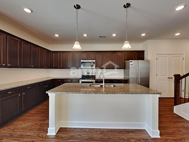 Foto del edificio - 5708 Lakemont Dr