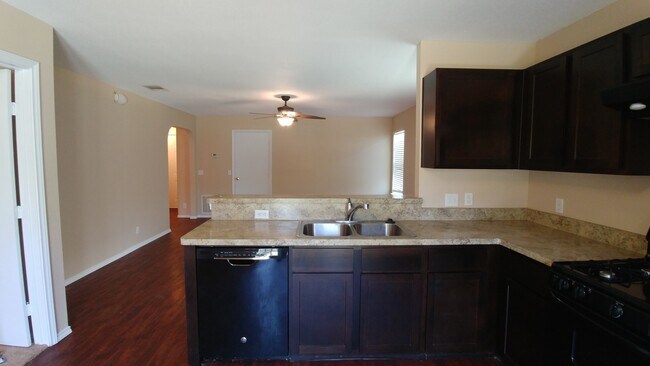 Building Photo - 244 Langely