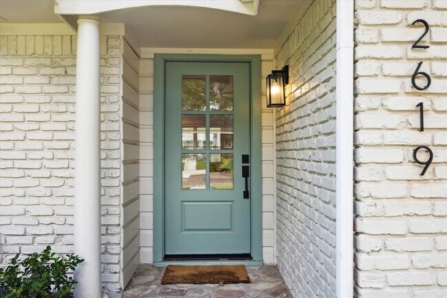 Building Photo - 2619 Moss Hill Dr