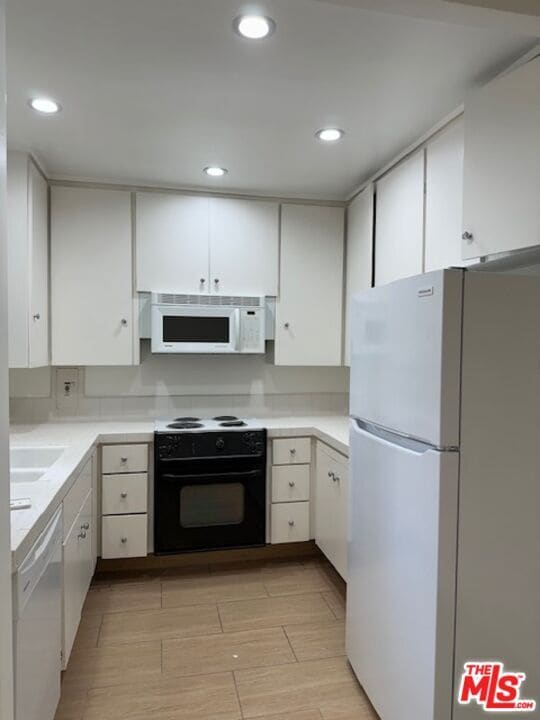 Building Photo - 7736 Pso Del Rey