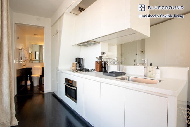 Building Photo - 123 Washington St