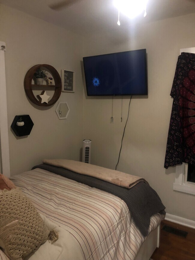 dormitorio decorado - 419 E Lane Ave