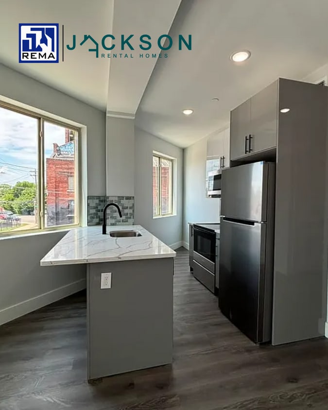 Photo - 675 N 41st St.