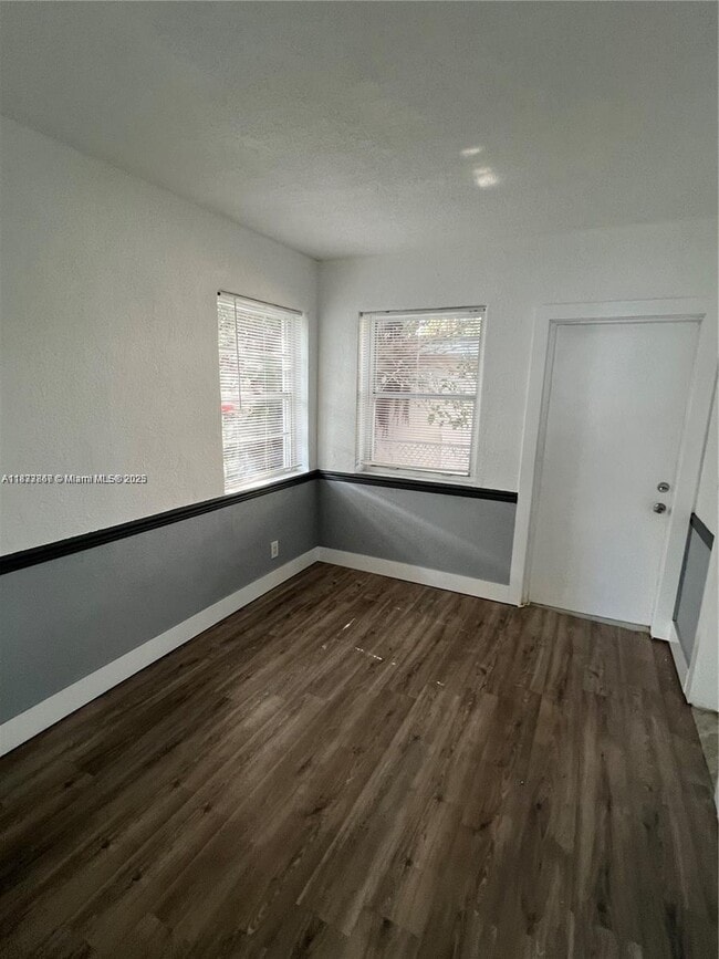 Building Photo - 850 81st St