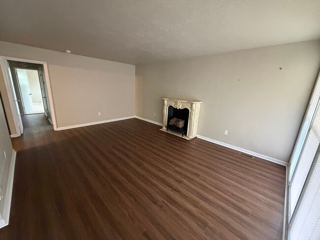 Building Photo - 3004 Property