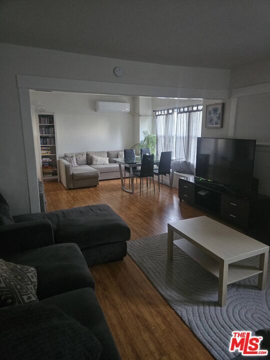 Foto principal - 5021 Lowell Ave