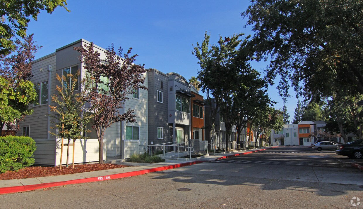 Primary Photo - Lucretia Gardens