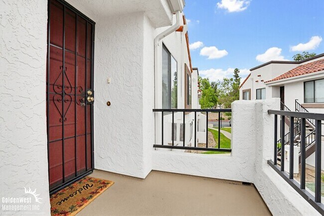 Foto del edificio - Charming 2Bdm 2Ba Condo with Private Balcony in Heart of Mira Mesa!
