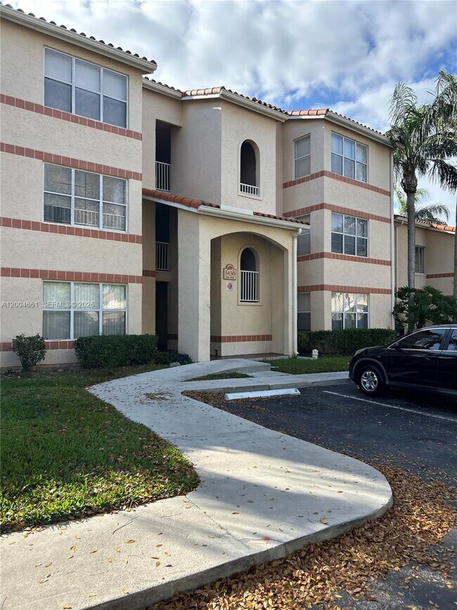 Building Photo - 3430 Pinewalk Dr N