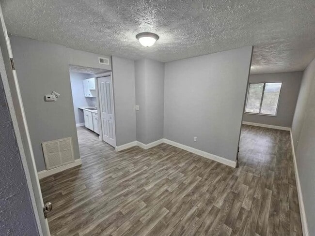 Building Photo - 345 McVey Rd