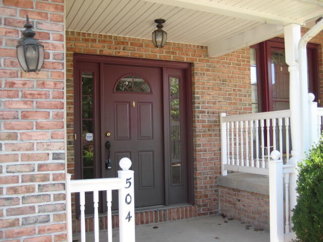 Building Photo - 504 Sunday Dr