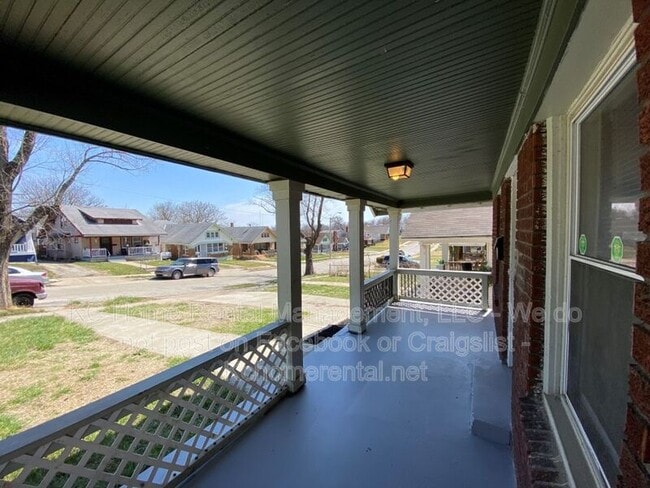 Building Photo - 4144 College Ave