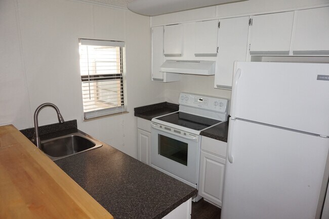 Foto del edificio - Ride your bike to Downtown Winter Garden Studio Available Now