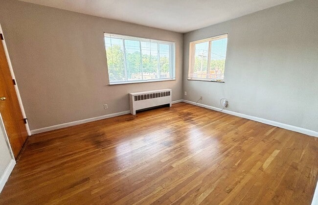 Building Photo - 510 Lowell Ave