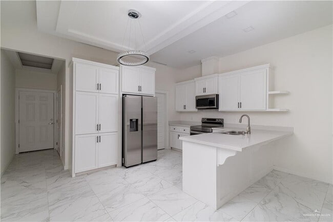 Building Photo - 10 W Kiwi Ave