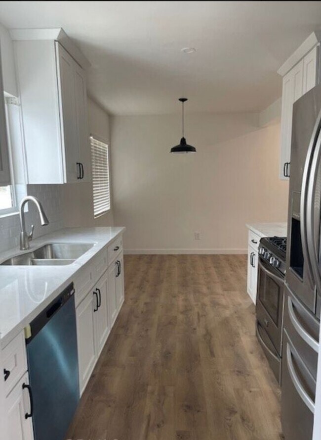 Foto del edificio - 21329 Jaffrey Ave