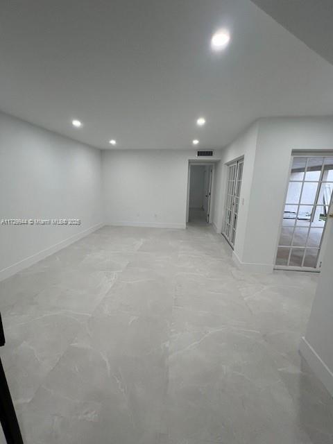 Foto del edificio - 687 NW 103rd Ct