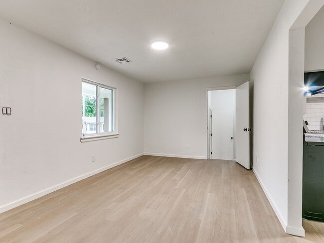 Building Photo - 911 Crabtree Cove