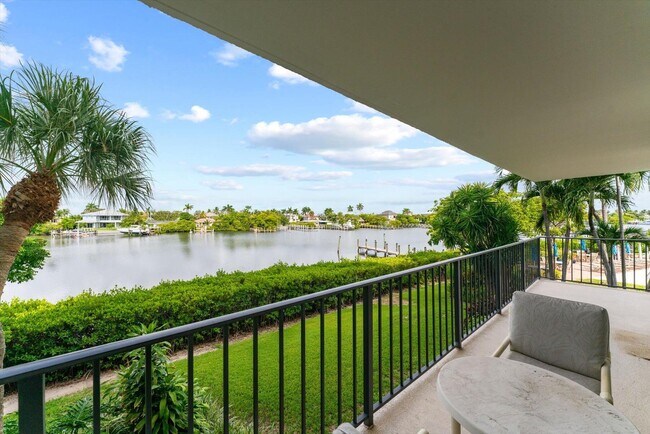 Foto del edificio - 3545 S Ocean Blvd
