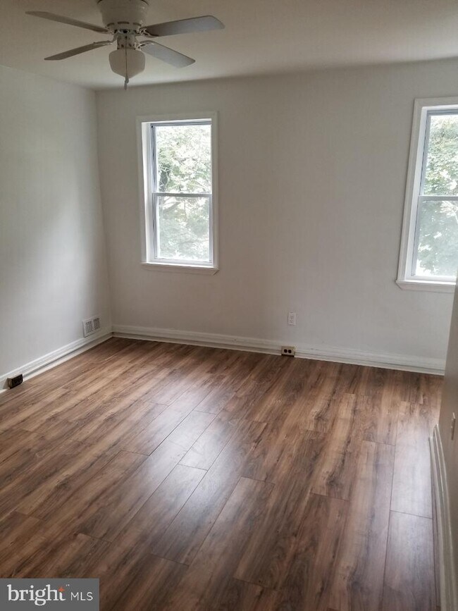 Foto del edificio - 2222 N Dukeland St