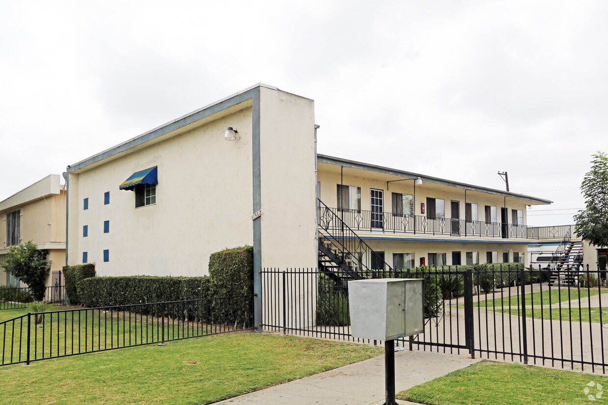 Foto principal - 11562 Stuart Dr