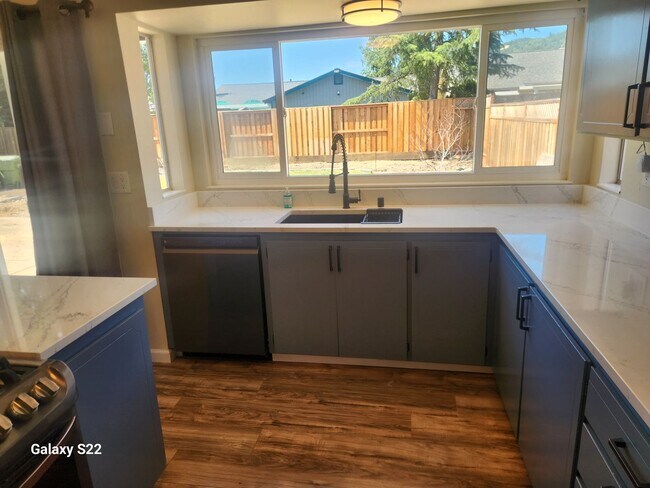 Building Photo - This is a Must See beautiful 3 bedroom, 2 ...