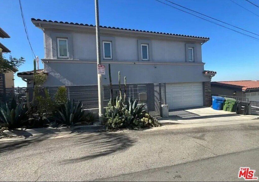 Foto principal - 3320 Two Tree Ave