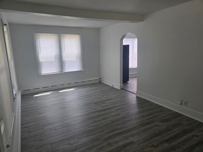 Foto del edificio - 21331 Hamilton Ave