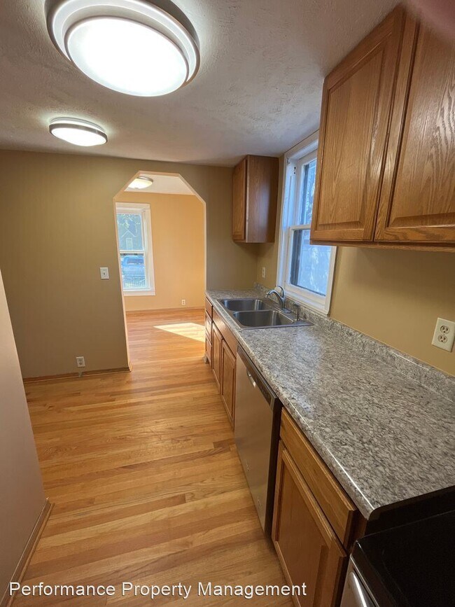 Building Photo - 2 br, 2 bath House - 3324 P Street