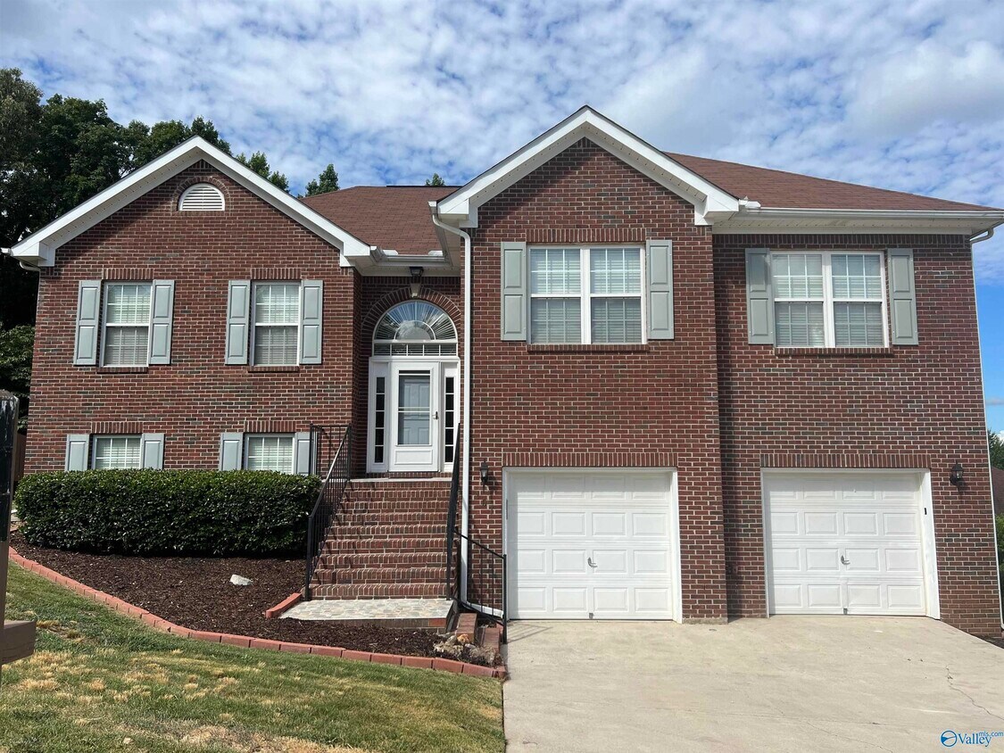 Foto principal - 107 Barrington Ct