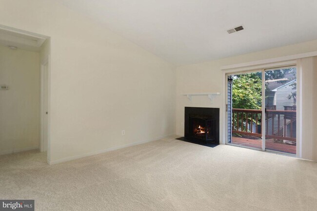 Building Photo - 8629 Beekman Pl
