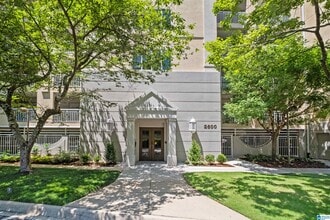 Building Photo - 2600 Arlington Ave S